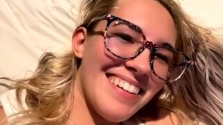 Masturbating loving babe solo toy plays with enthusiasm
