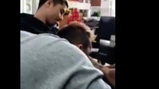 vietnamese twinks bj on cam (1’42”)