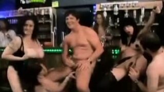 A Paris dans un club echangiste