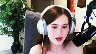 Amateur brunette webcam teen