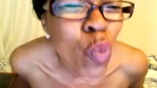 AMAZING WOMEN ON THE CAM 13