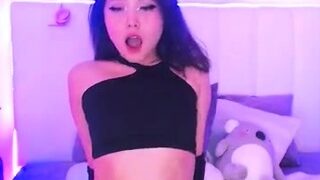 Webcam Asian chick anal masturbation tease