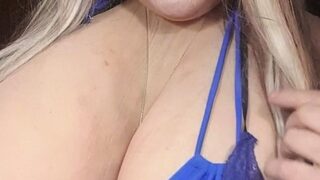 Watch Susi giving a good blowjob