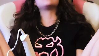Amateur teens fuck and toy