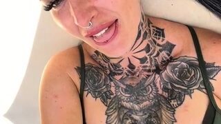 Big Boobs MILF Do A Tit Fuck