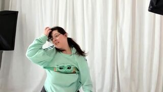 Love Chat Big Boobs Brunette Masturbating For Cam