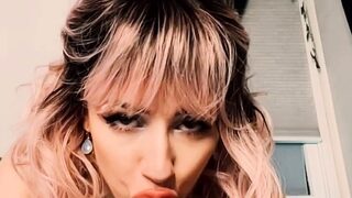 Mama Fiona – Sneaky Sex with Mom on Family Vaca