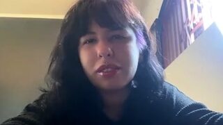 Amateur Webcam Teen Flashes Masturbates