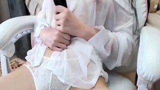 Brunette hardcore blowjob