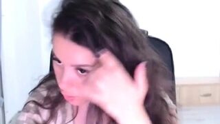 Brunette Solo Webcam Masturbation