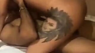 Casada deliciosa dando uma cavalgada e corno filmando