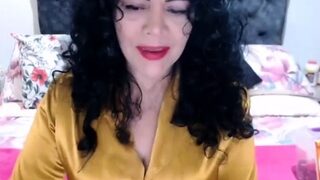 Big boobs milf masturbates with her dildo