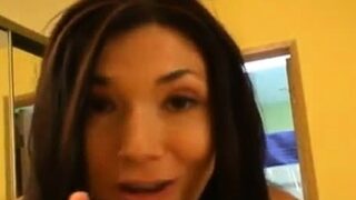 Brunette Amateur MILF Masturbates