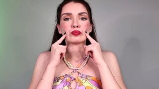 Hot brunette from squirt masturbating on webcam
