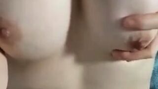 amateur vip ass masturbating on live webcam