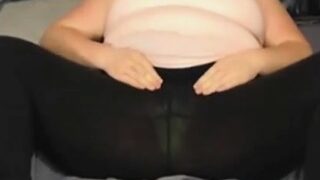 Big woman teases in leggings
