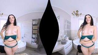 Brunette Solo Webcam Masturbation