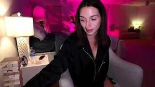Brunette Solo Webcam Masturbation
