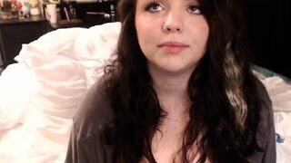 Brunette Solo Webcam Masturbation