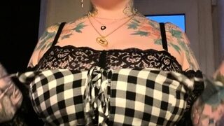 Fat BBW with big boobs masturbating and squirtin on cam