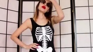 Lady Mesmeratrix – Happy Family