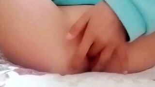 Amateur solo jock jerks his throbbing cock