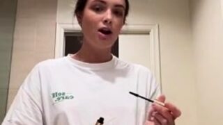 Amateur Webcam Teen Masturbates And Teases