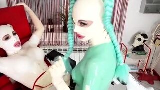 Lola Noir – Fucking the Latex nurse and Fluffing the Doctor