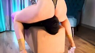 Mistress Sacred – Facesitting in Leather Leggings and Latex