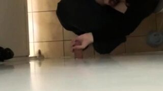 Chad gave his 19 cm to suck through GloryHole