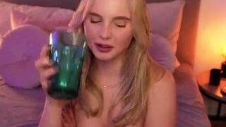 Amateur Blonde Teen Plays Solo with Toy Webcam Porn