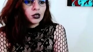 Big Boobs MILF Do A Tit Fuck