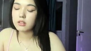 Brunette Couch Webcam Solo Fun Masturbating